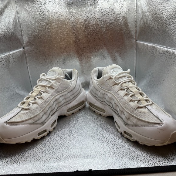 Size 10.5 Nike Air Max 95 Triple White Whiteout Mens Athletic Shoes CT1268-100 main image 7
